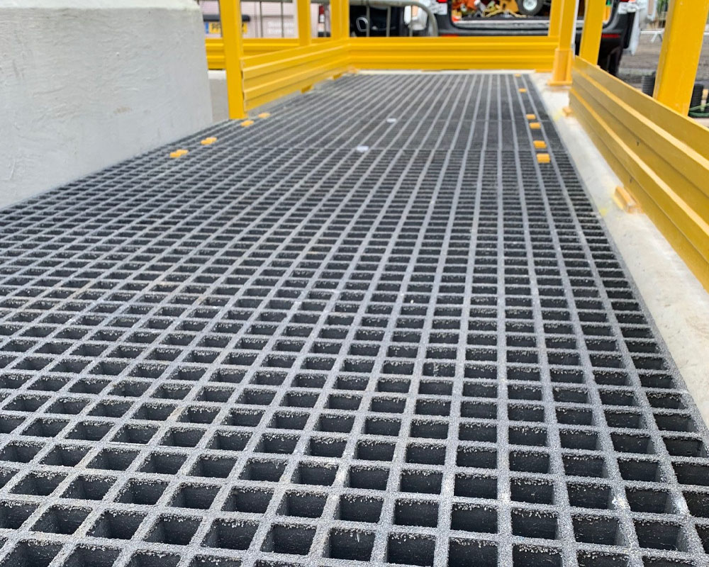 FRP Grating Grit Surface Application